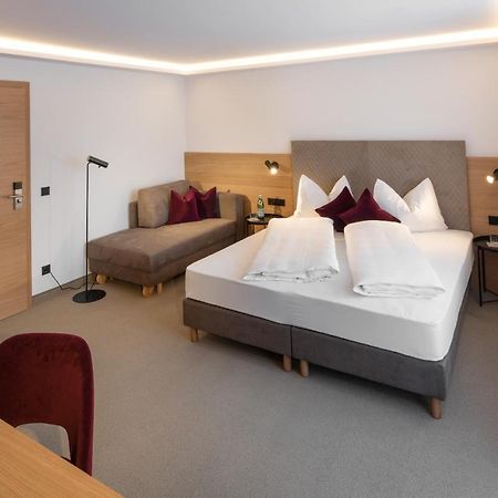 Hotel Hennersberg Worgl Bagian luar foto