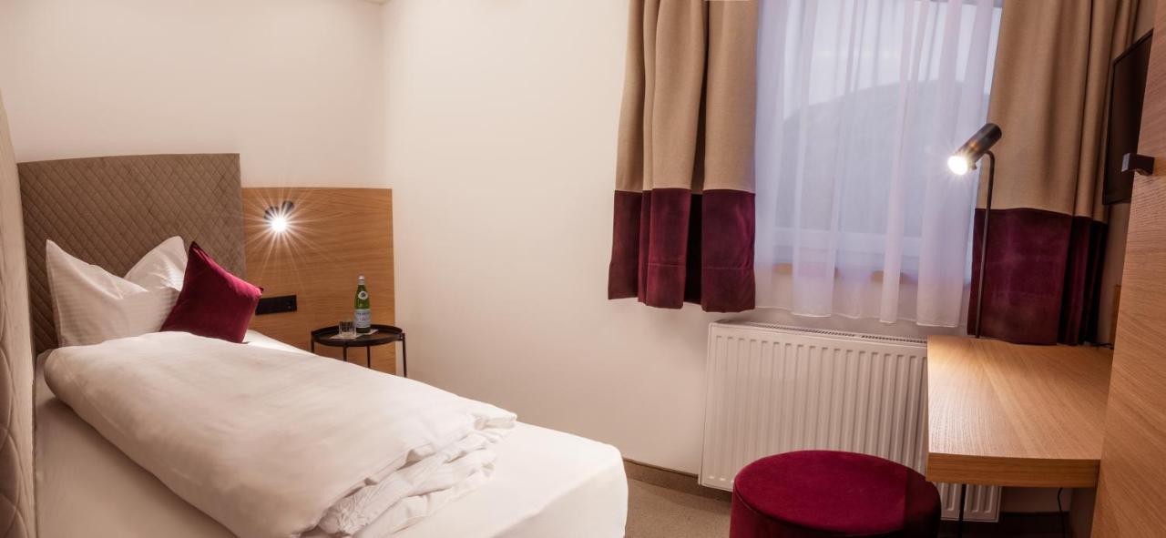 Hotel Hennersberg Worgl Bagian luar foto